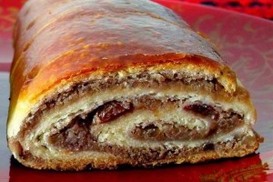 FINA ŠTRUDLA SA ORASIMA: Klasični kolač koji nikada ne gubi svoju draž