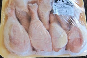 ZABORAVITE MIKROVALNU: To nije najbolji način odmrzavanja piletine, a evo koji jest...