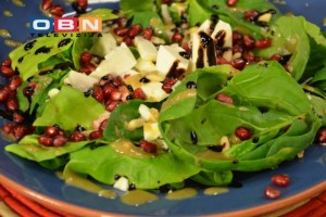 SALATA OD SVJEŽEG ŠPINATA: Zanimljiva kombinacija svježeg povrća, sira, sjemenki nara...