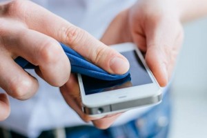 IZGREBALI STE MOBITEL? Ne očajavajte, evo kako ćete ukloniti ogrebotine!