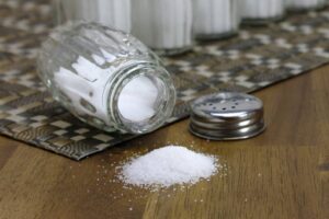 UZ POMOĆ OBIČNE SOLI OSLOBODITE SE GLAVOBOLJE i normalizirajte krvni tlak!