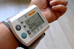 JE LI ZAISTA NAJVEĆI KRIVAC SOL? Istraživanje otkrilo šta najviše utiče na porast krvnog pritiska!