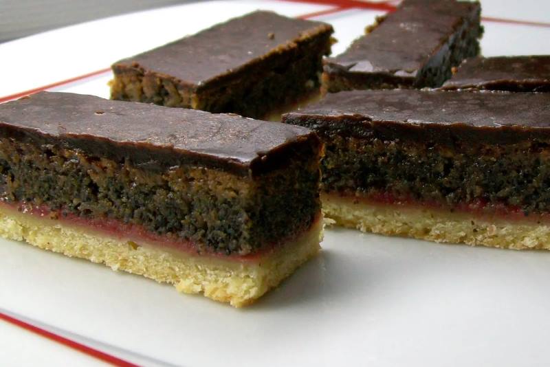 PITA OD MAKA: Ukusan i izdašan desert koji svima uspije od prve