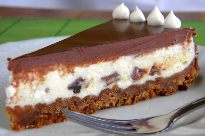 NEODOLJIVA ČOKOLADNA TORTA: Fantastična kombinacija okusa Plazma i Oreo keksa