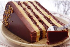 TORTA S LJEŠNJACIMA I KARAMELOM: Prekrasne forme, kremasta i veoma ukusna