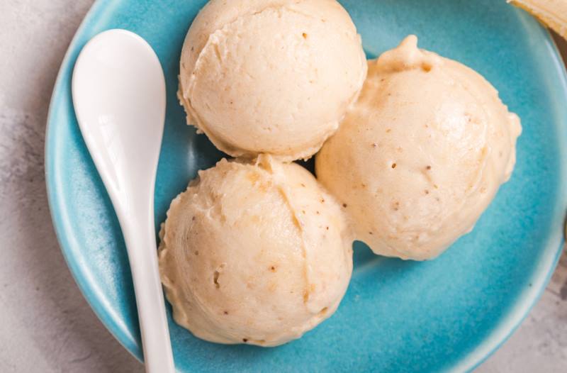 FANTASTIČAN I JEDNOSTAVAN DESERT: Sladoled bez recepta, od samo jednog sastojka!