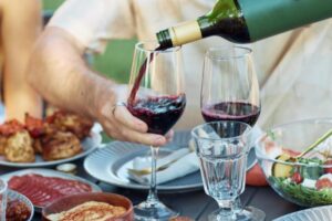 10 zlatnih pravila za pravilan izbor vina uz jela