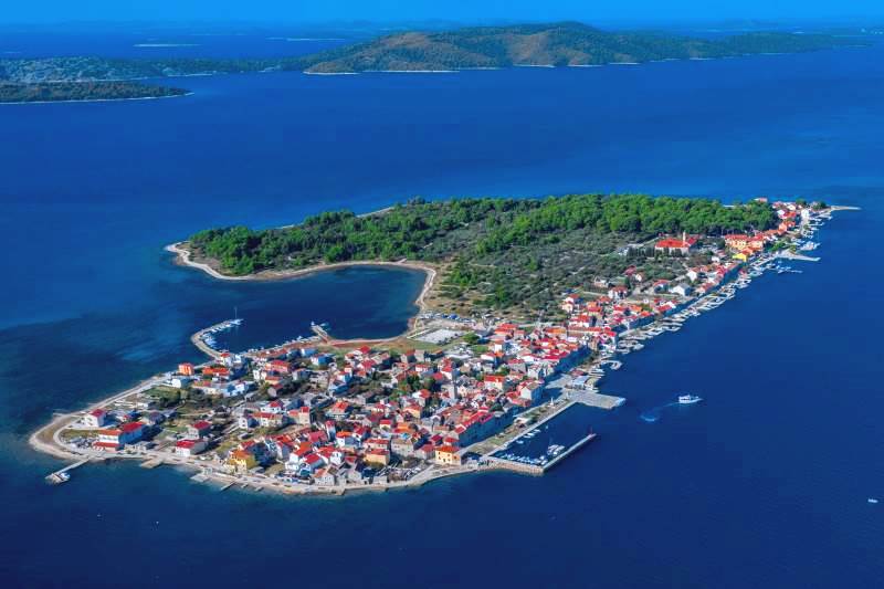 Isplati li se zimi posjetiti najmanji naseljeni otok na Jadranu?